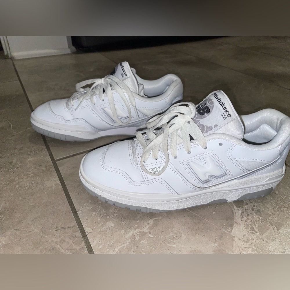 New Balance 550 white sneakers. Size 6 kids (size 7.5 womens)
